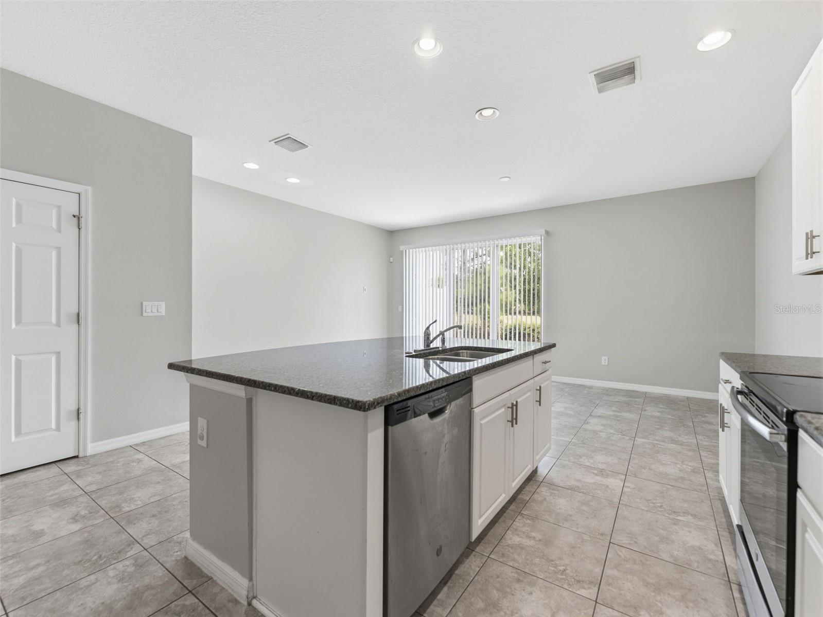 Image 7 of 35 For 7052 Grand Elm Drive