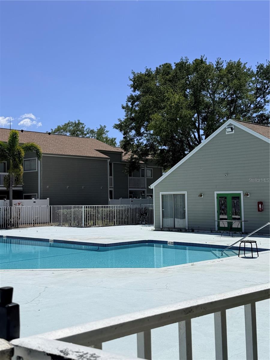 Image 4 of 4 For 7298 Ulmerton Road 802