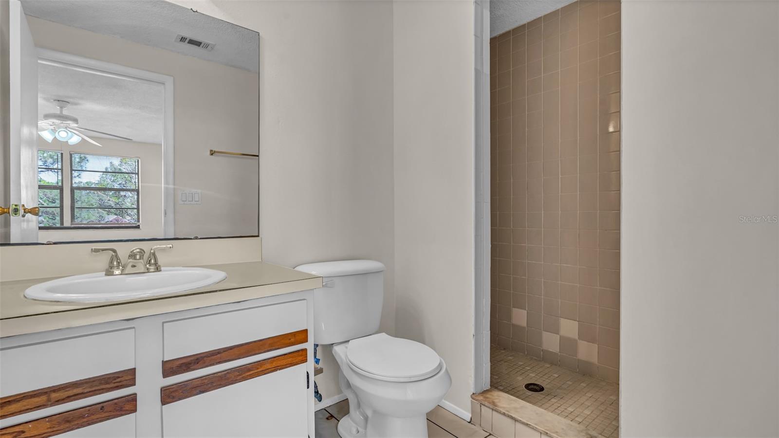 Image 17 of 25 For 122 Loblolly Court C