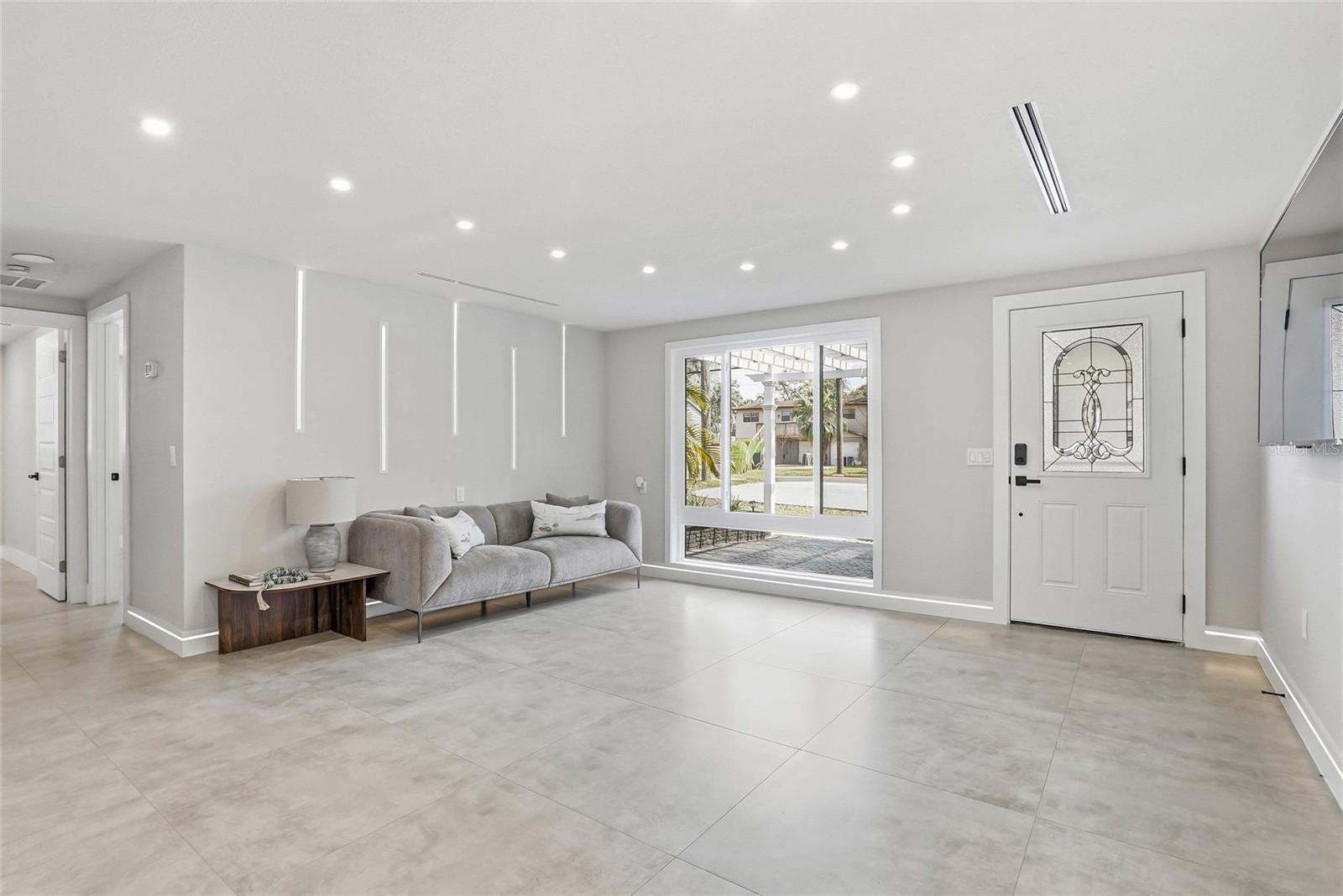 Image 10 of 63 For 5153 Bay Boulevard