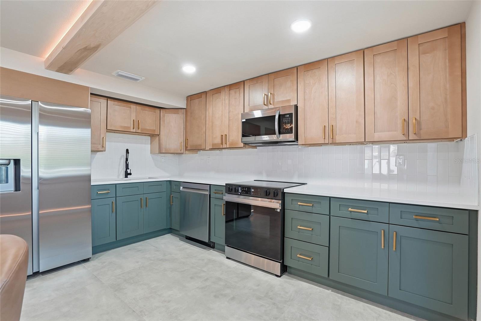 Image 18 of 63 For 5153 Bay Boulevard