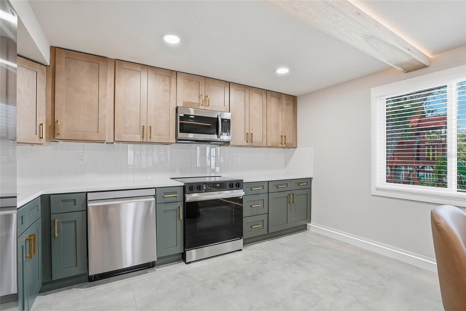 Image 19 of 63 For 5153 Bay Boulevard