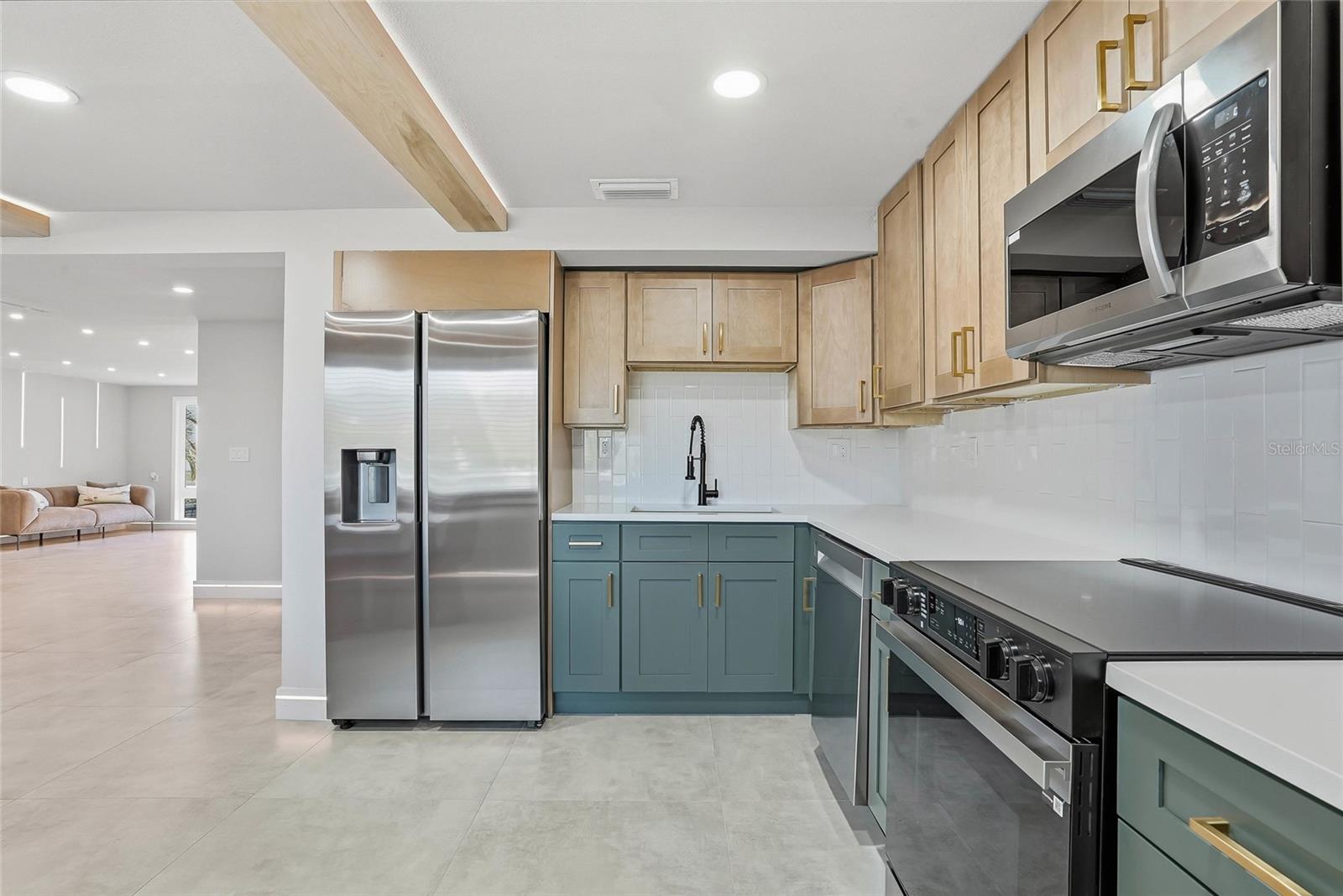 Image 21 of 63 For 5153 Bay Boulevard