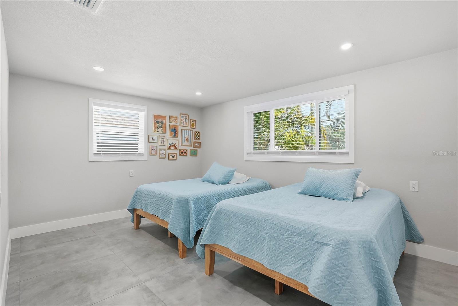Image 43 of 63 For 5153 Bay Boulevard