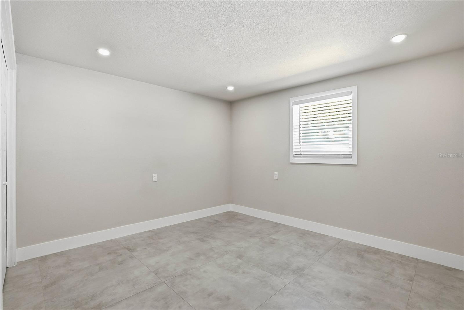 Image 47 of 63 For 5153 Bay Boulevard