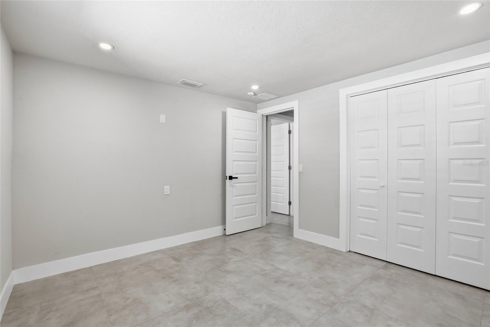 Image 48 of 63 For 5153 Bay Boulevard