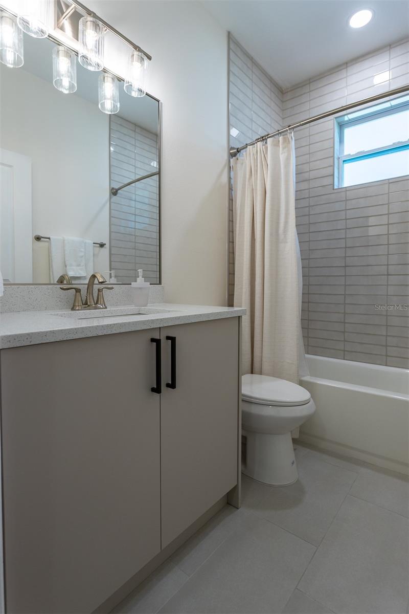 Image 14 of 56 For 11421 & 11423 Weldon Street