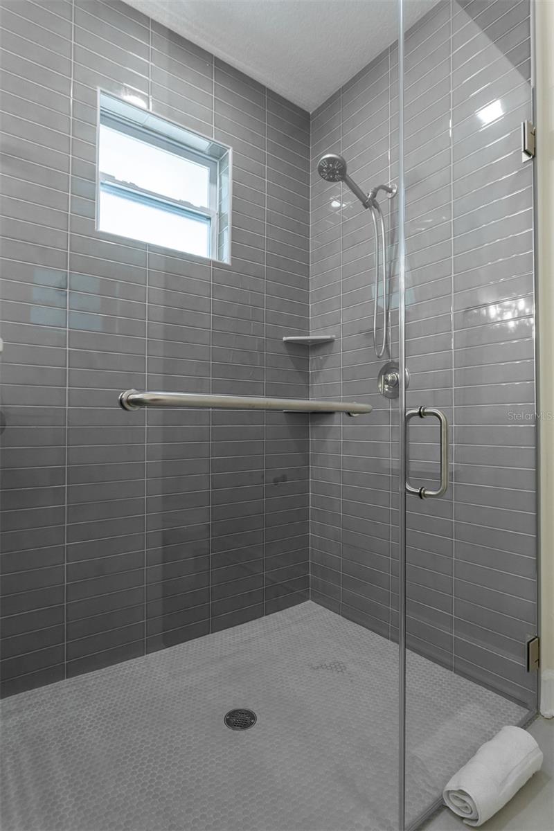 Image 17 of 56 For 11421 & 11423 Weldon Street