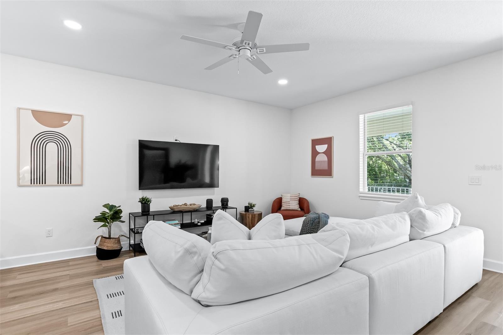 Image 19 of 56 For 11421 & 11423 Weldon Street