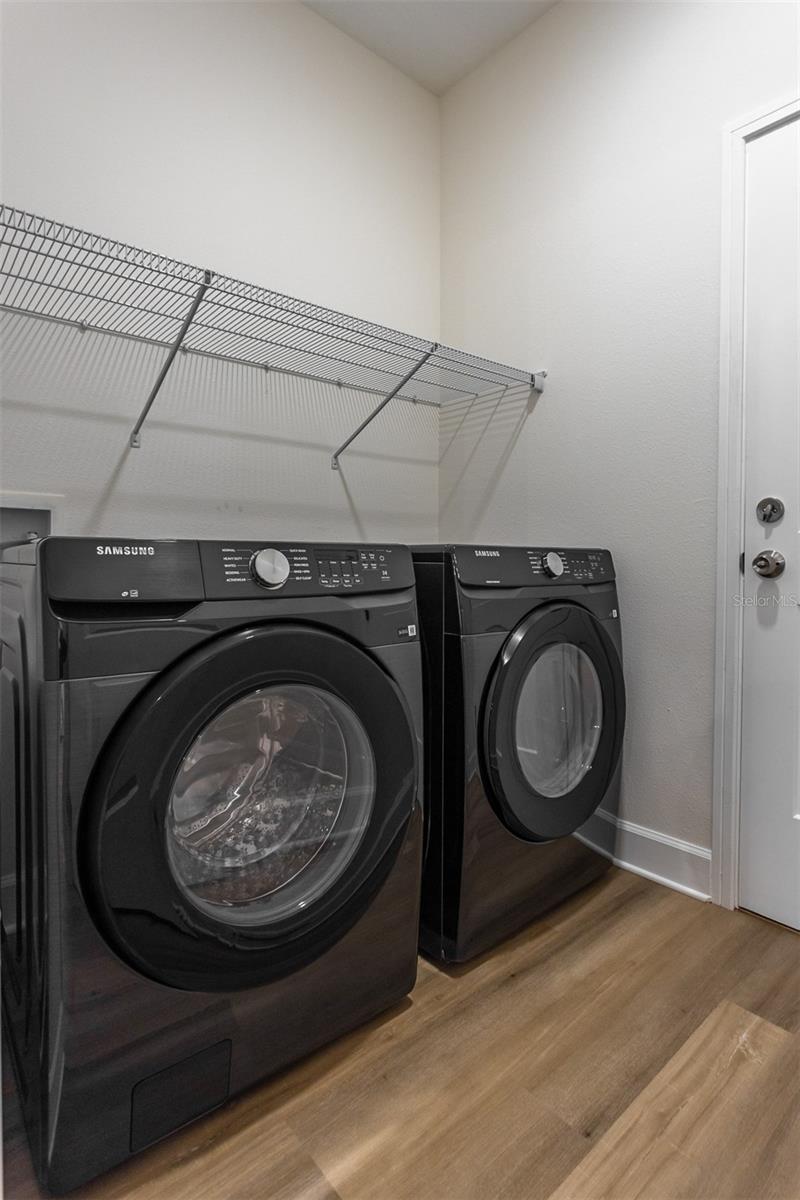 Image 36 of 56 For 11421 & 11423 Weldon Street
