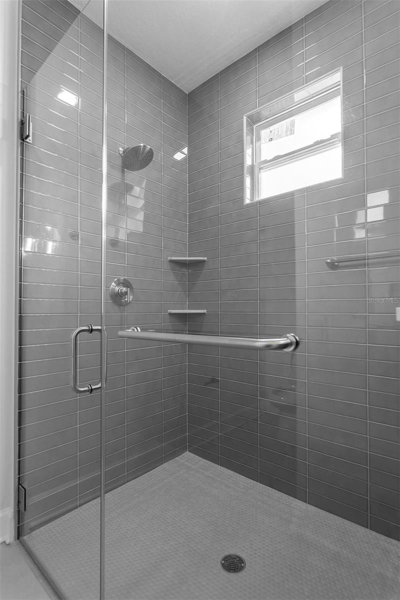 Image 39 of 56 For 11421 & 11423 Weldon Street