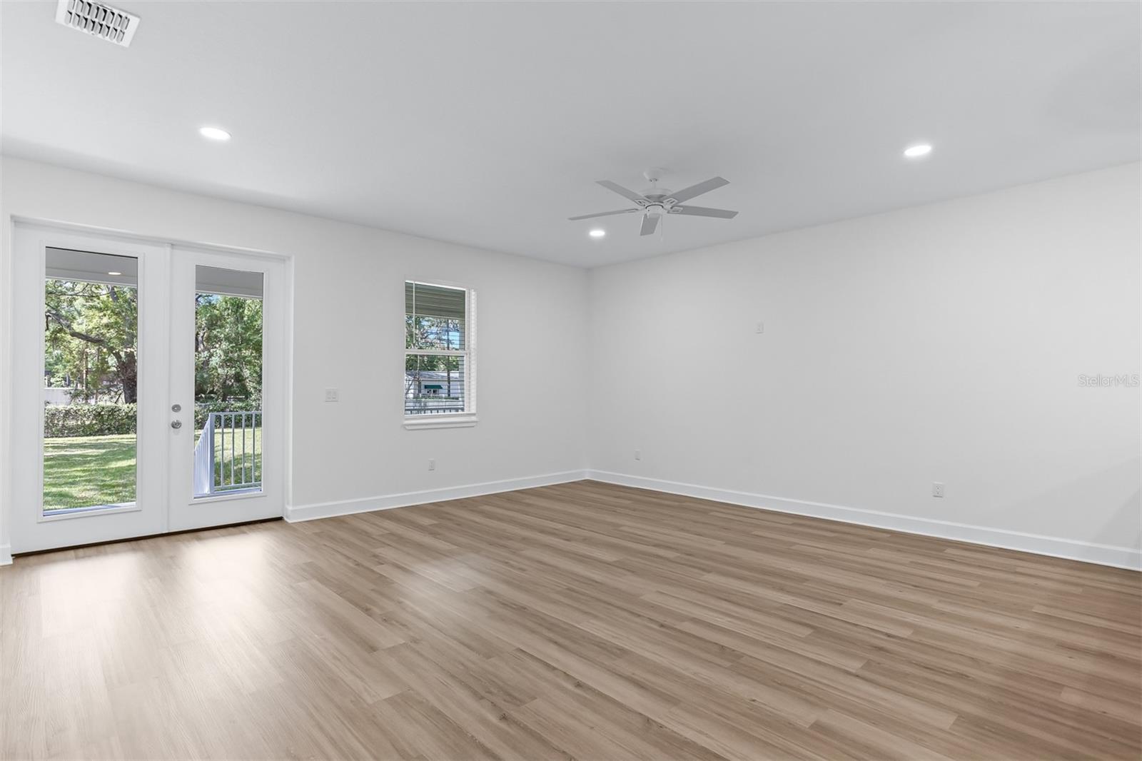 Image 46 of 56 For 11421 & 11423 Weldon Street