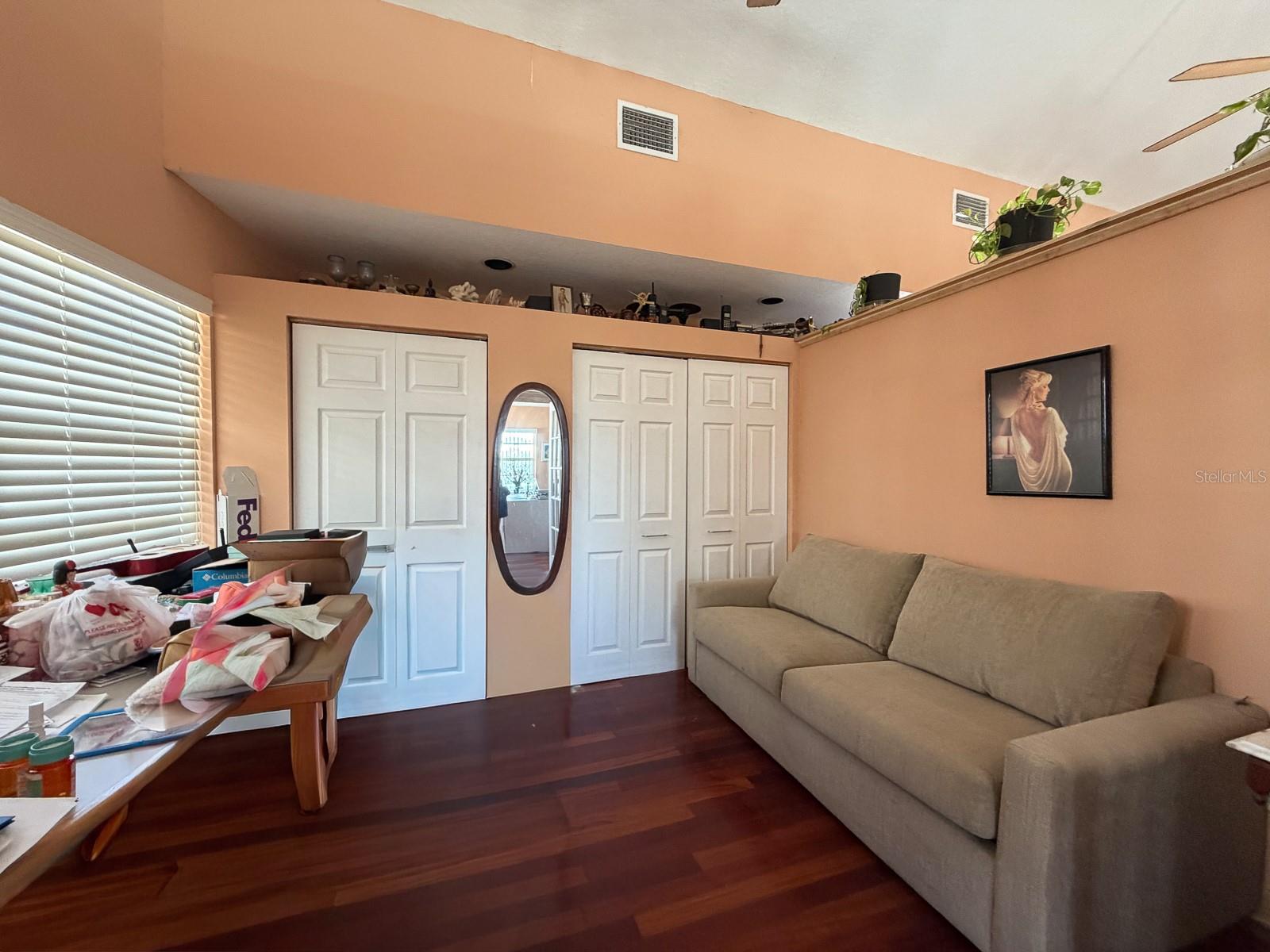 Image 17 of 39 For 13098 Gulf Boulevard