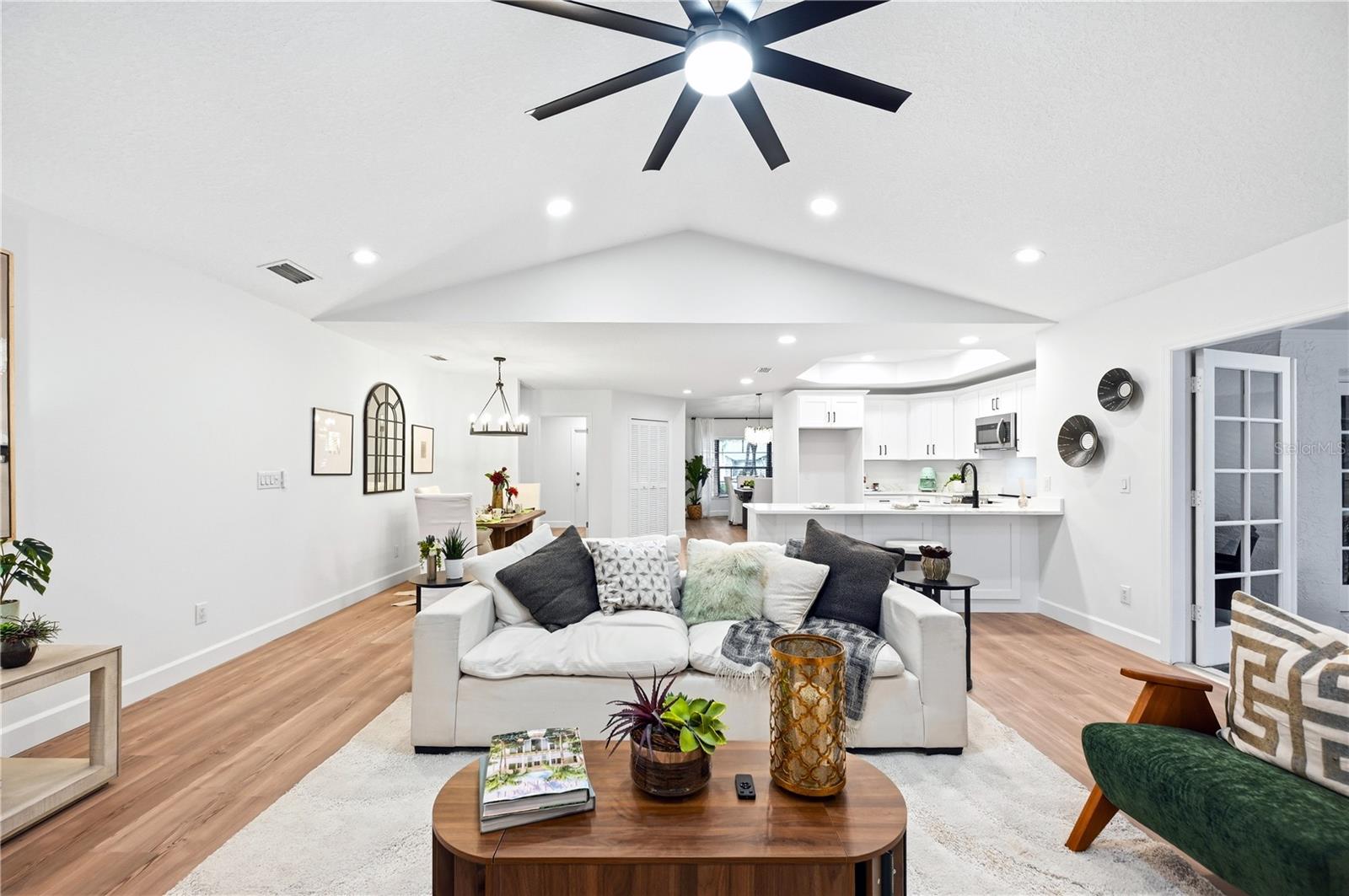 Image 21 of 28 For 14817 Farnham Way
