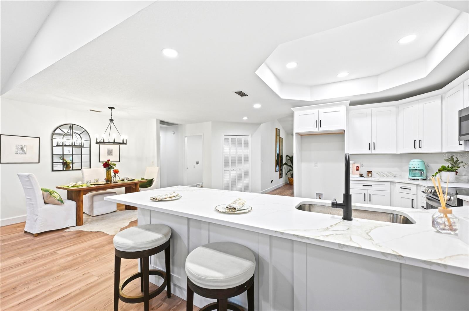Image 3 of 28 For 14817 Farnham Way