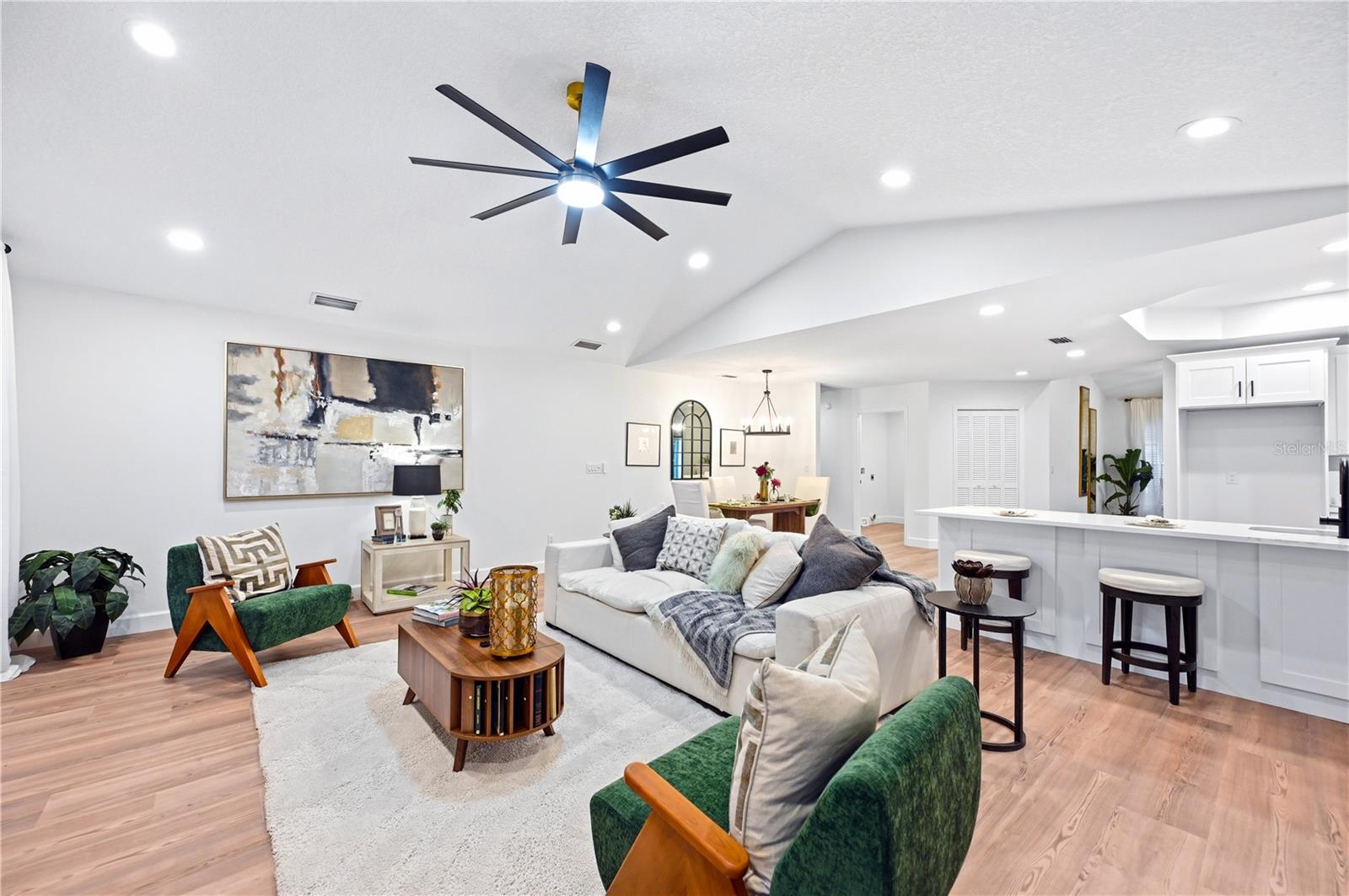 Image 5 of 28 For 14817 Farnham Way