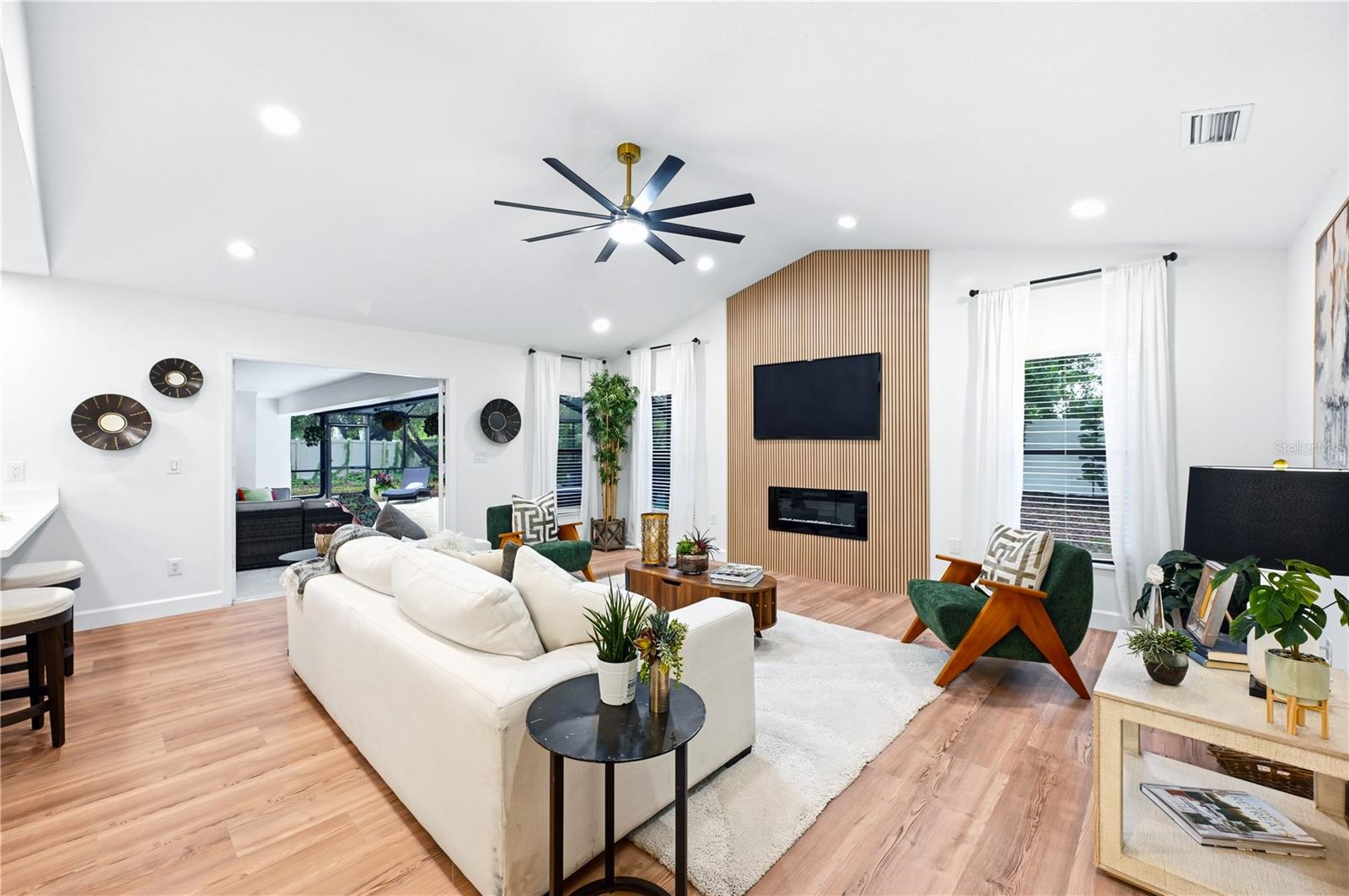 Image 6 of 28 For 14817 Farnham Way