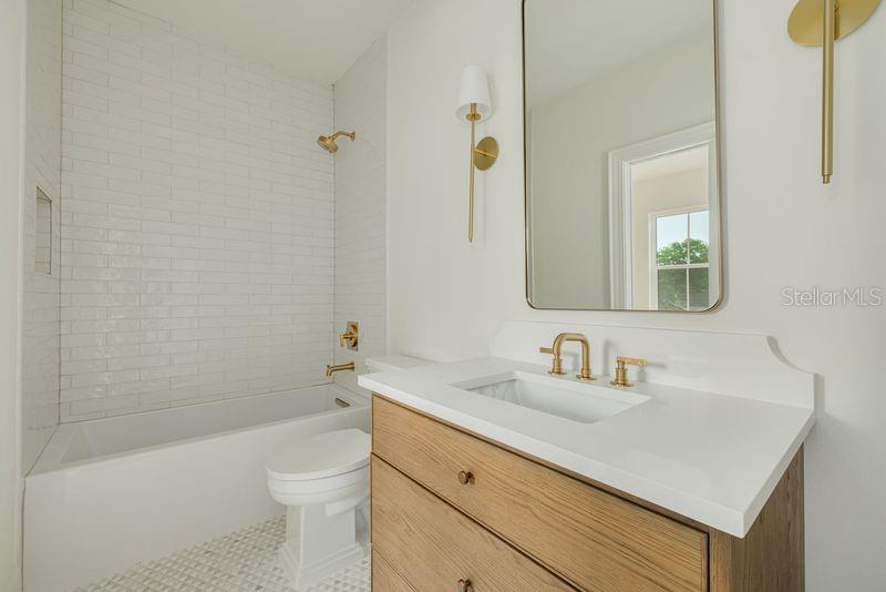 Image 25 of 32 For 4029 Haines Road N