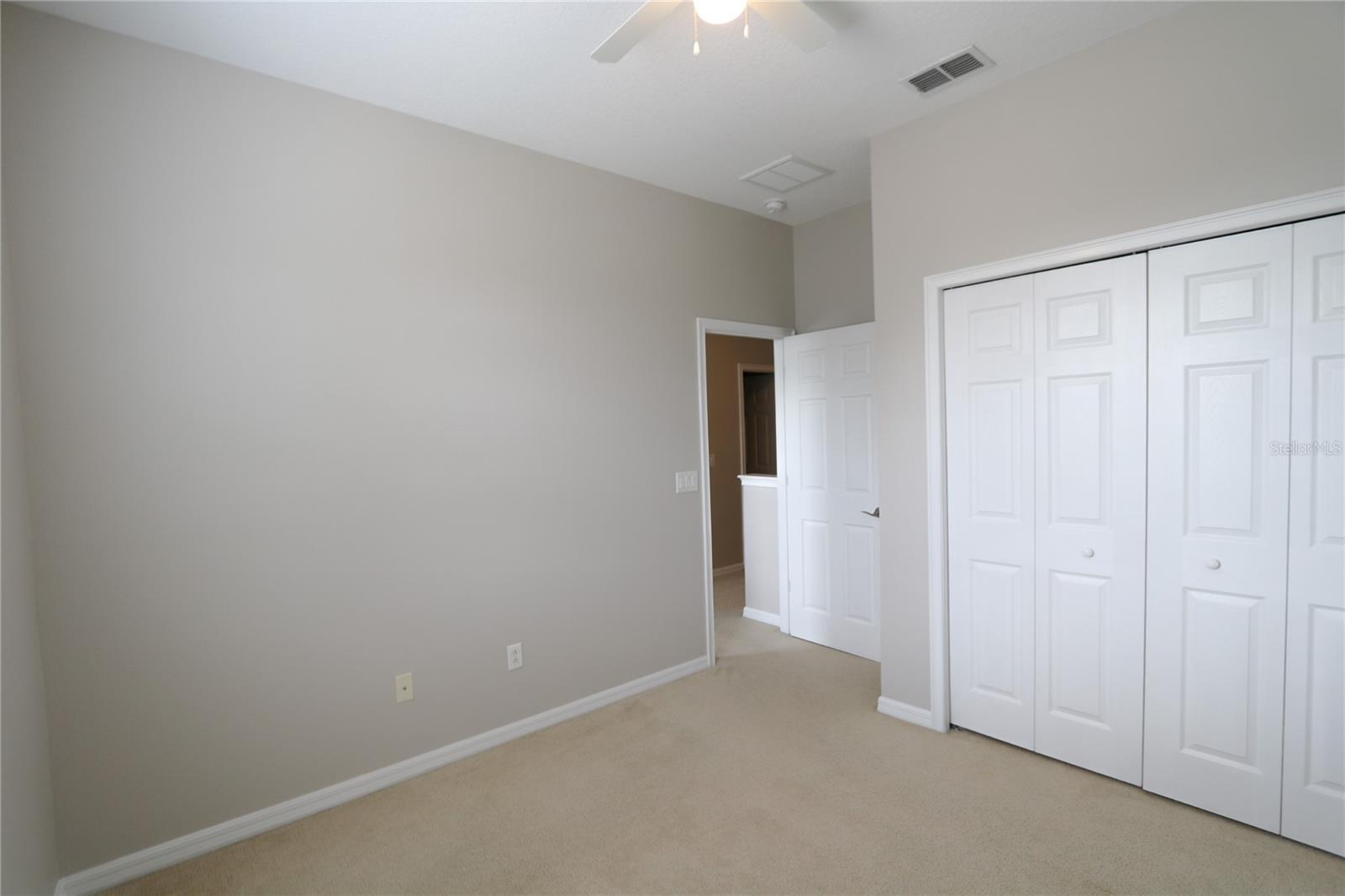 Image 18 of 24 For 622 Breezeway Court