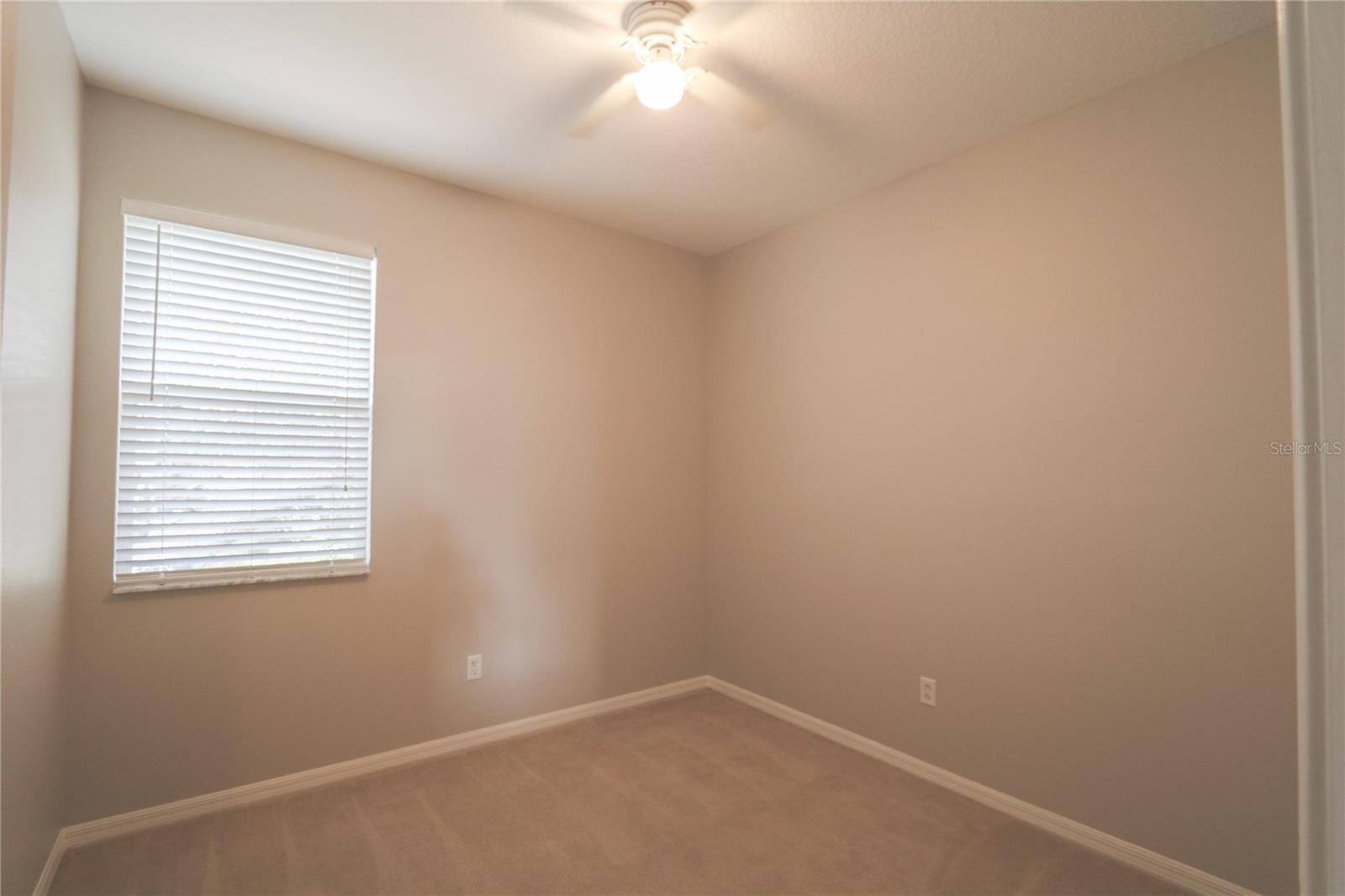 Image 19 of 24 For 622 Breezeway Court