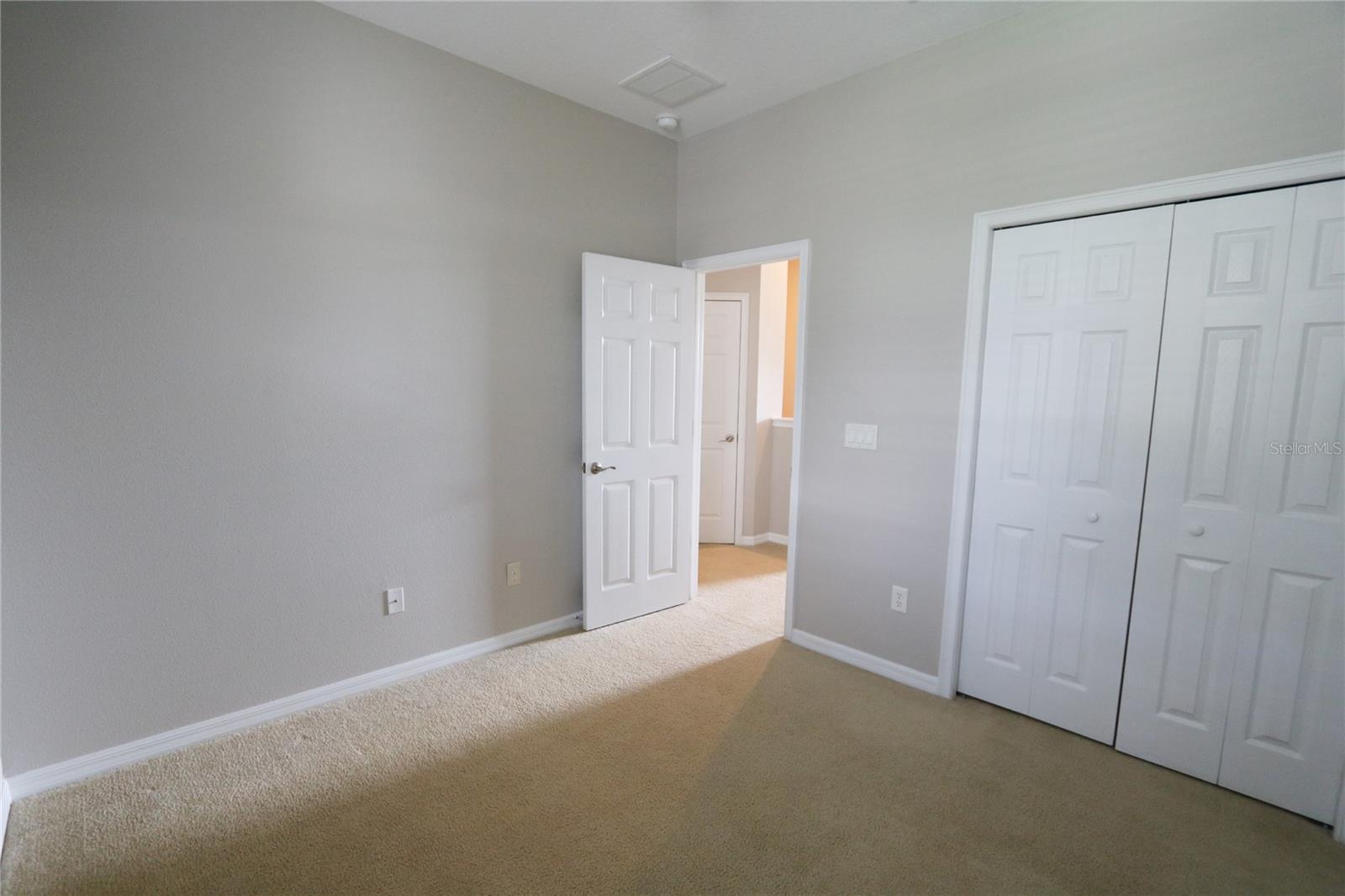 Image 21 of 24 For 622 Breezeway Court