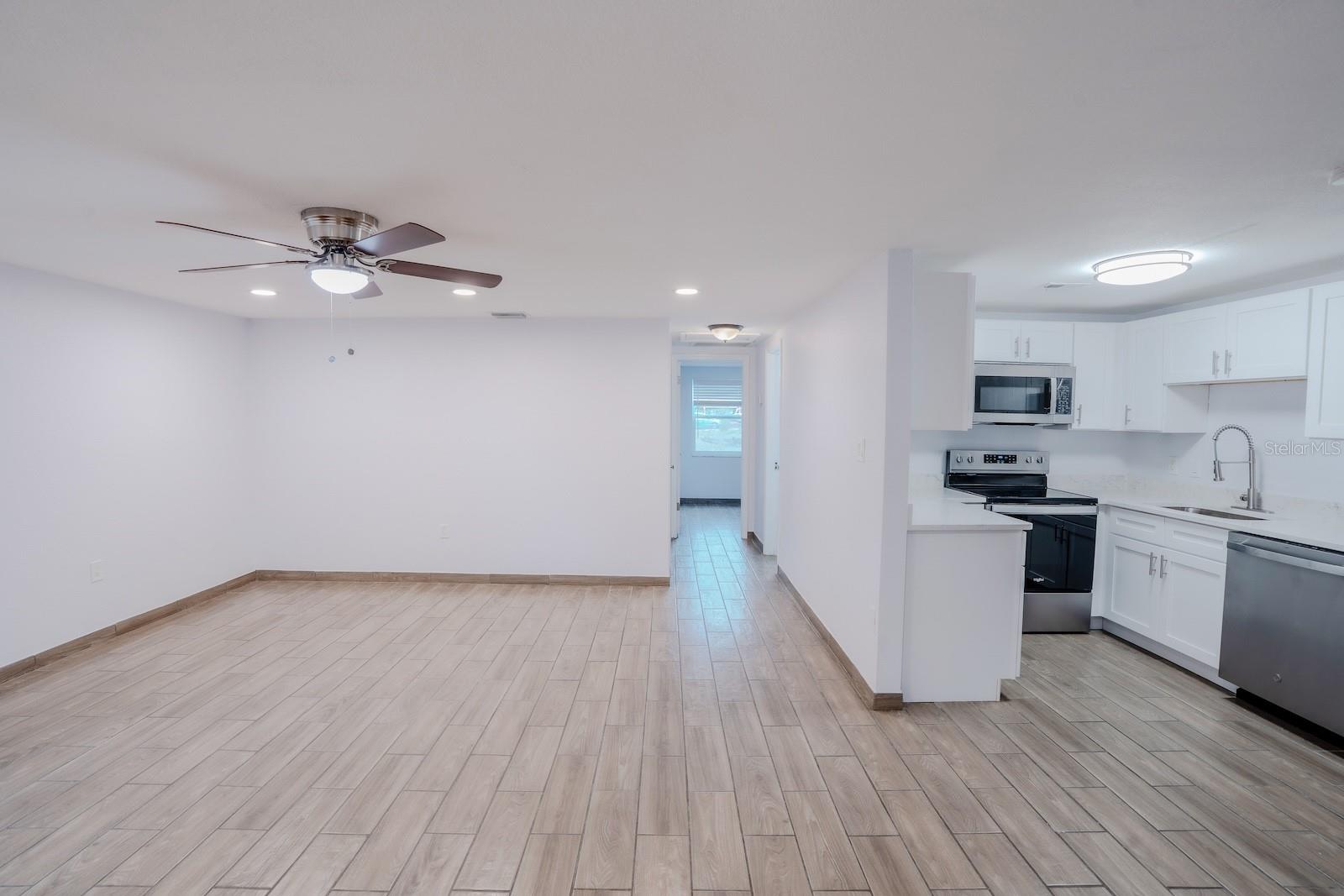Image 11 of 44 For 503 Moore Avenue