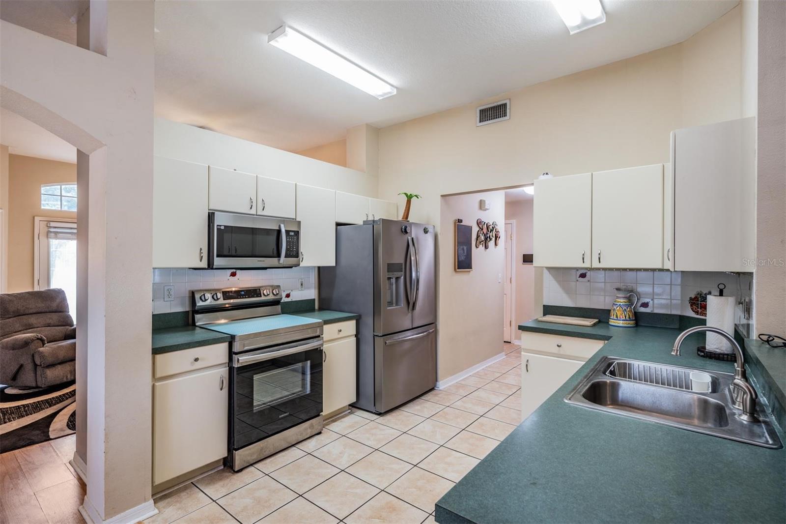 Image 12 of 44 For 4638 Tucson Court