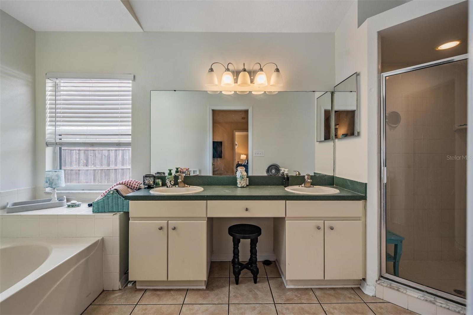 Image 17 of 44 For 4638 Tucson Court