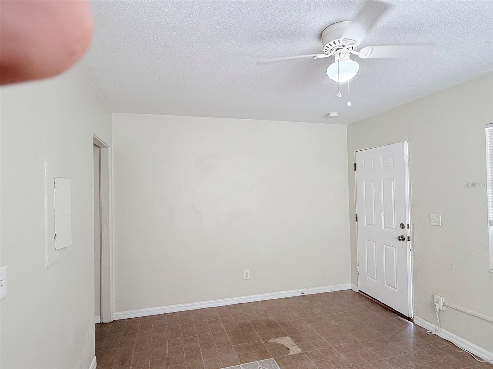 Image 3 of 8 For 2404 10th Street W 1