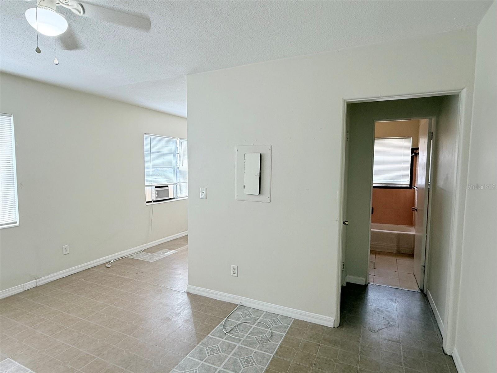 Image 5 of 8 For 2404 10th Street W 1
