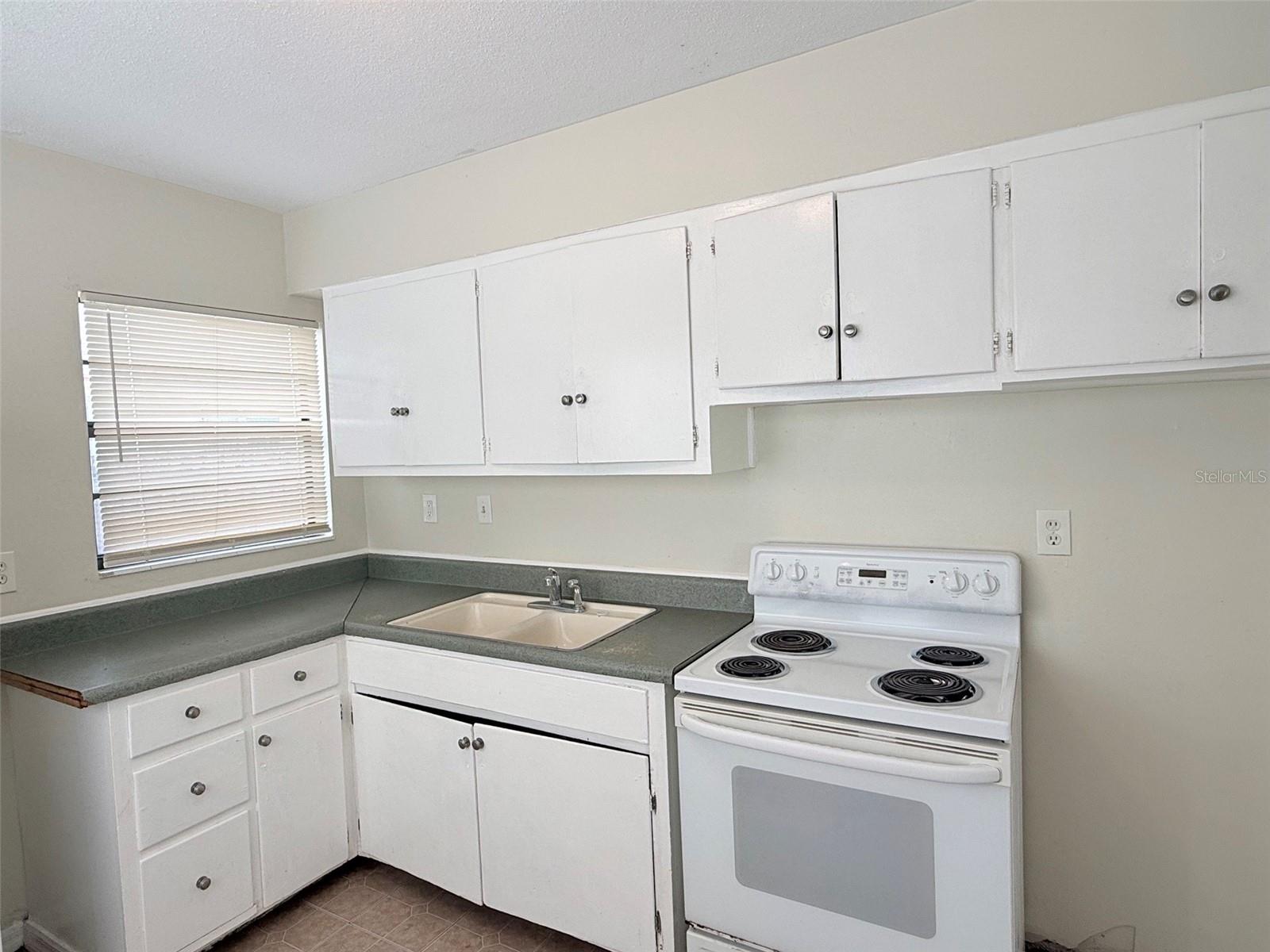 Image 7 of 8 For 2404 10th Street W 1