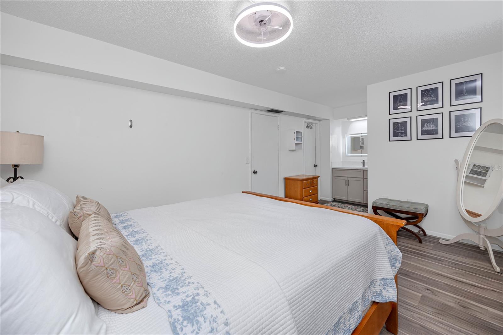 Image 5 of 39 For 2207 Belleair Road B30