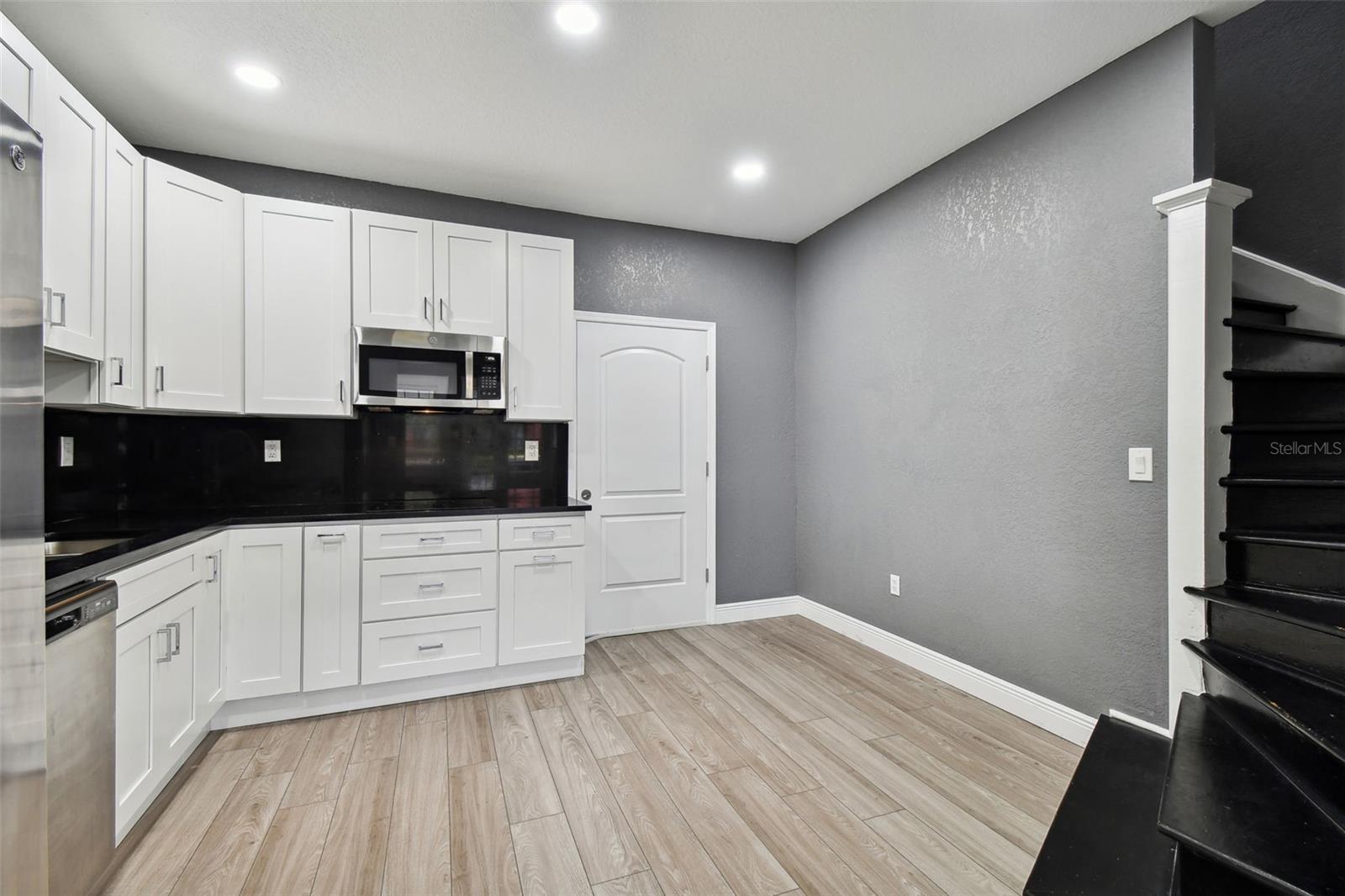 Image 13 of 96 For 6810 Navin Avenue