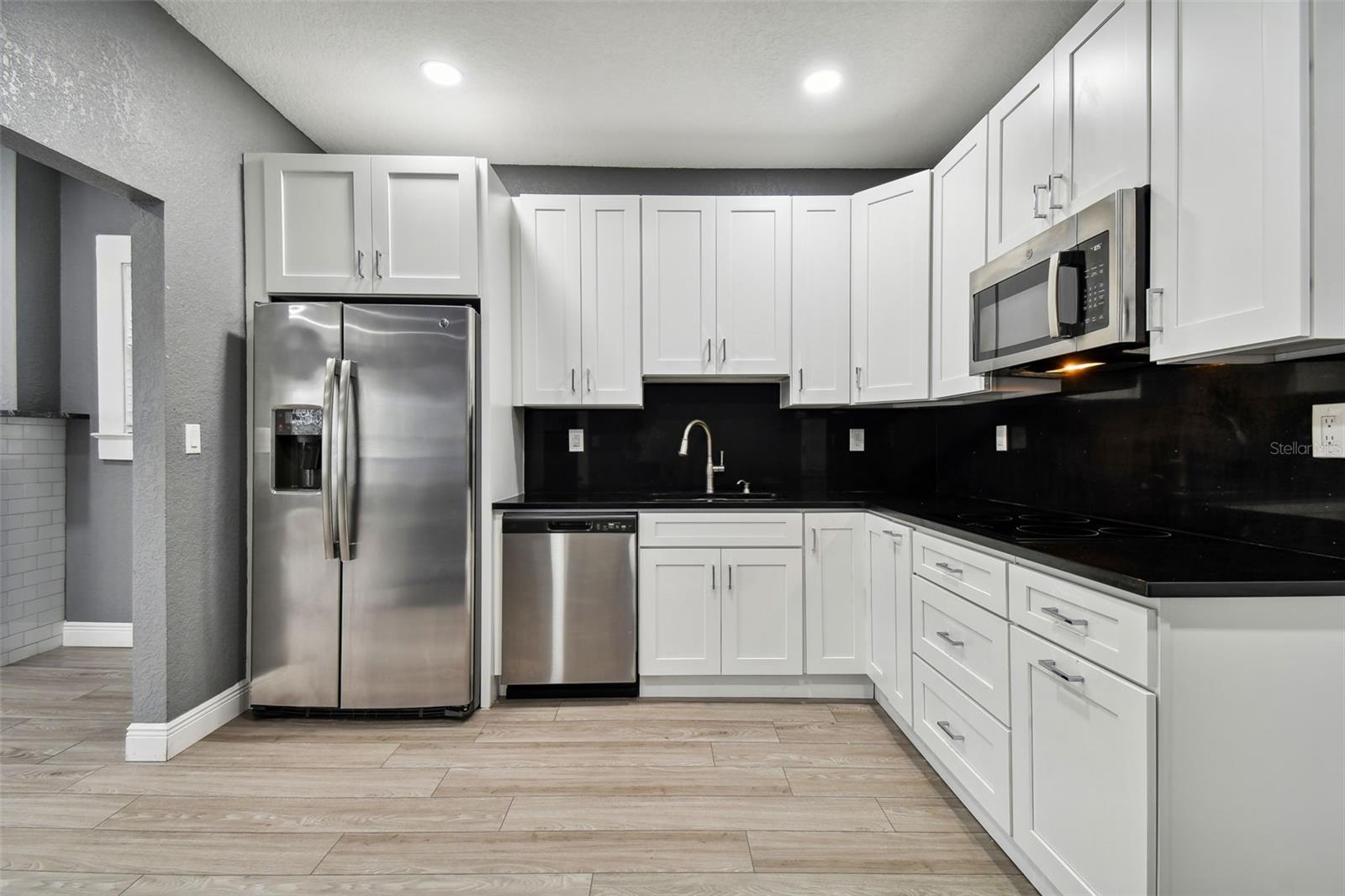 Image 14 of 96 For 6810 Navin Avenue