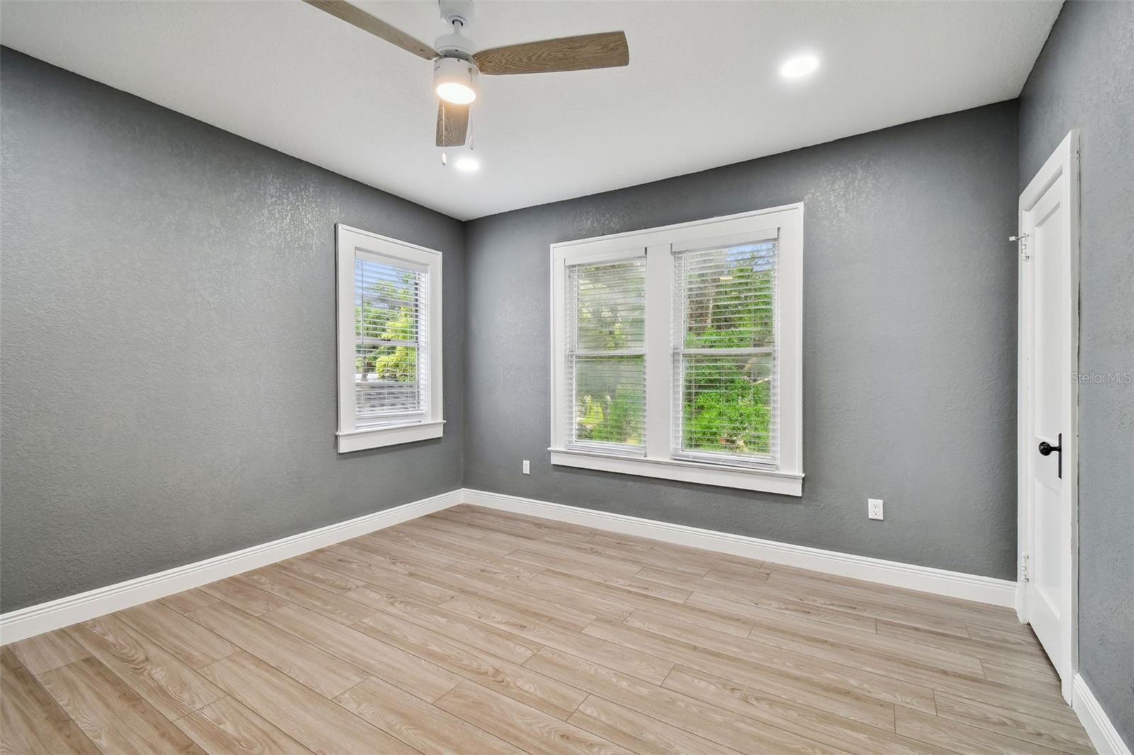 Image 23 of 96 For 6810 Navin Avenue