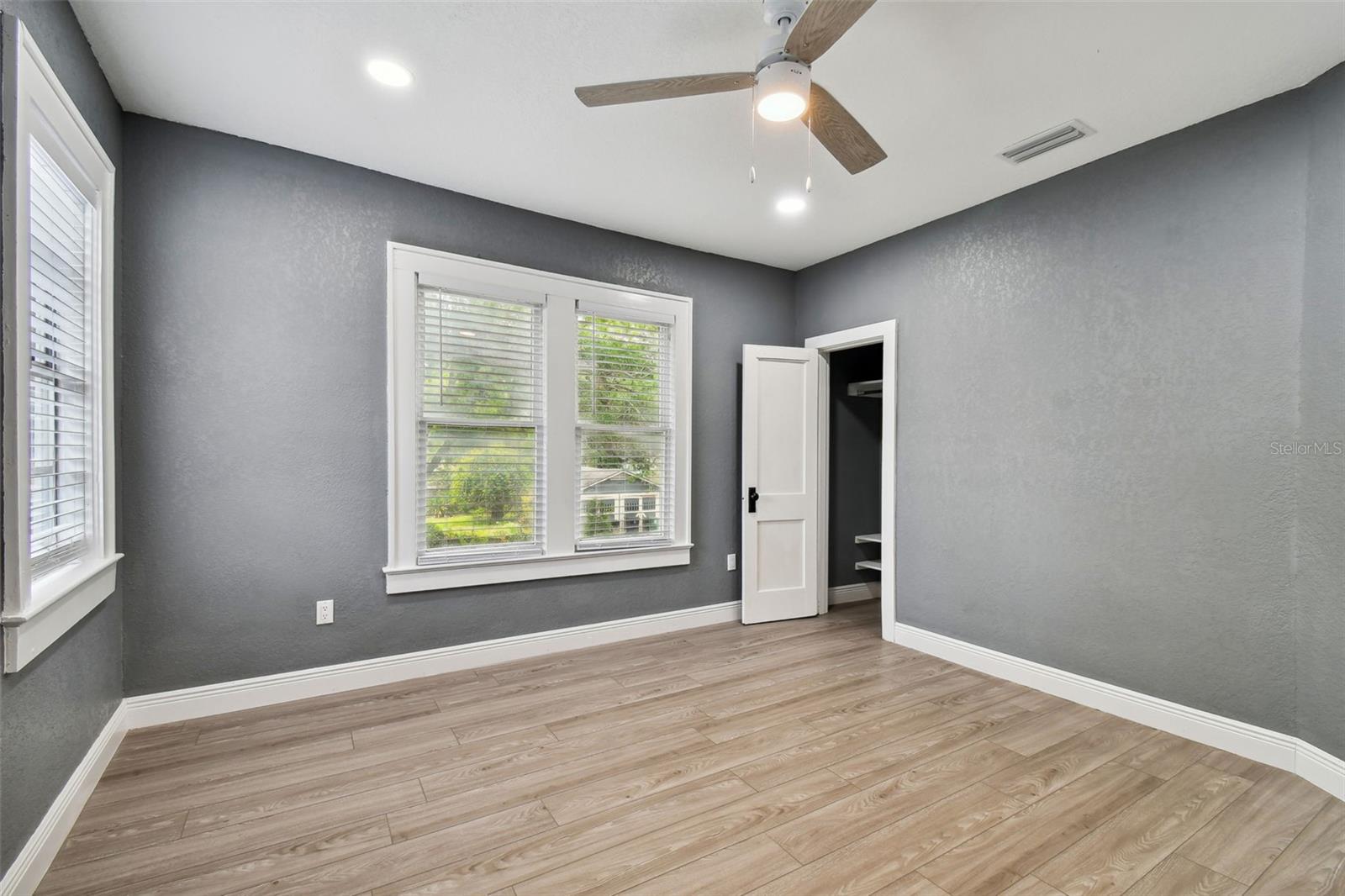 Image 25 of 96 For 6810 Navin Avenue