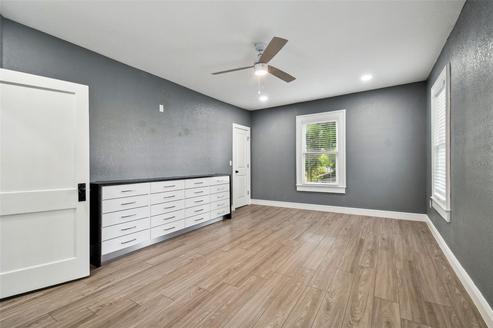 Image 30 of 96 For 6810 Navin Avenue