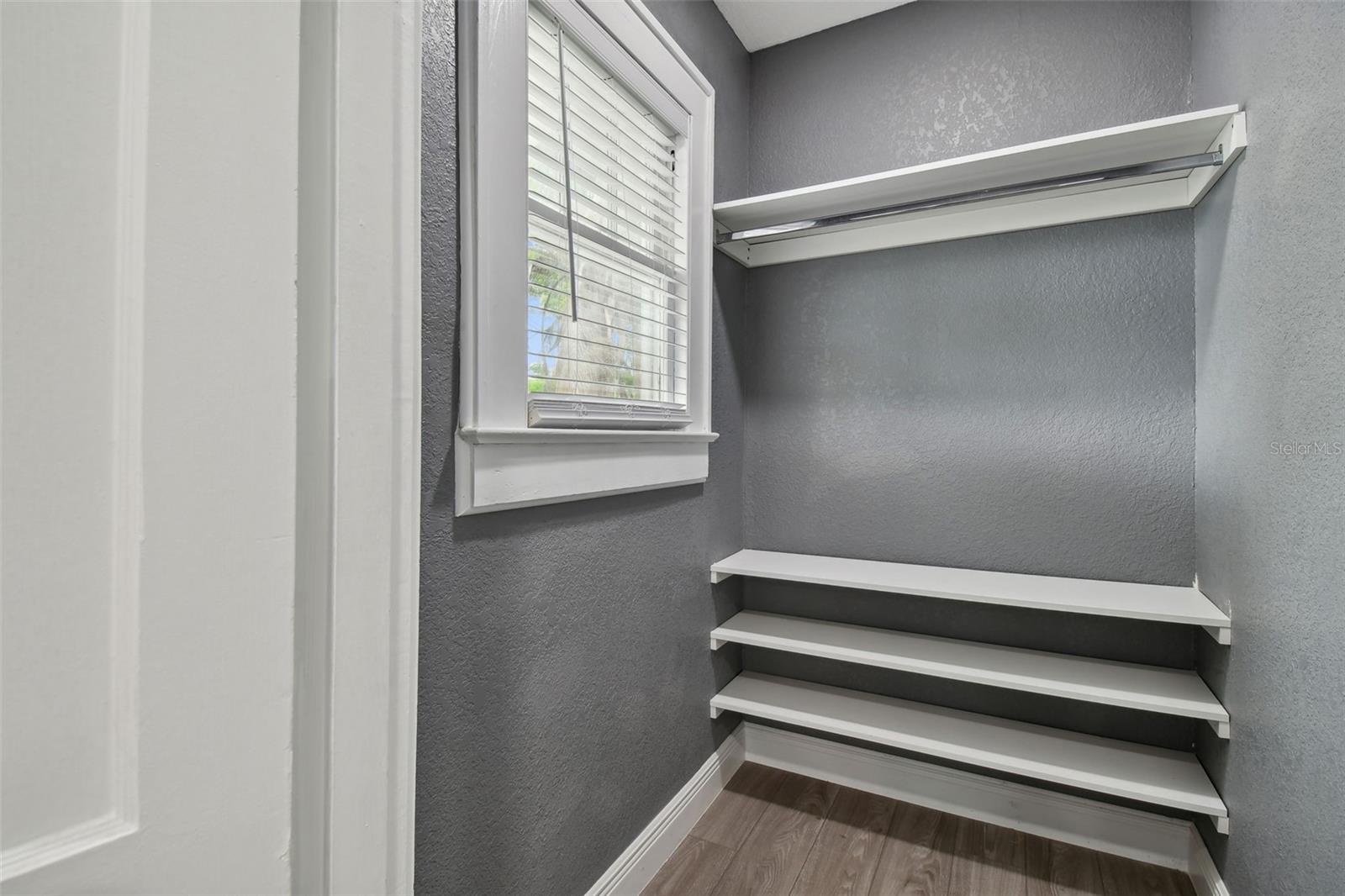 Image 37 of 96 For 6810 Navin Avenue
