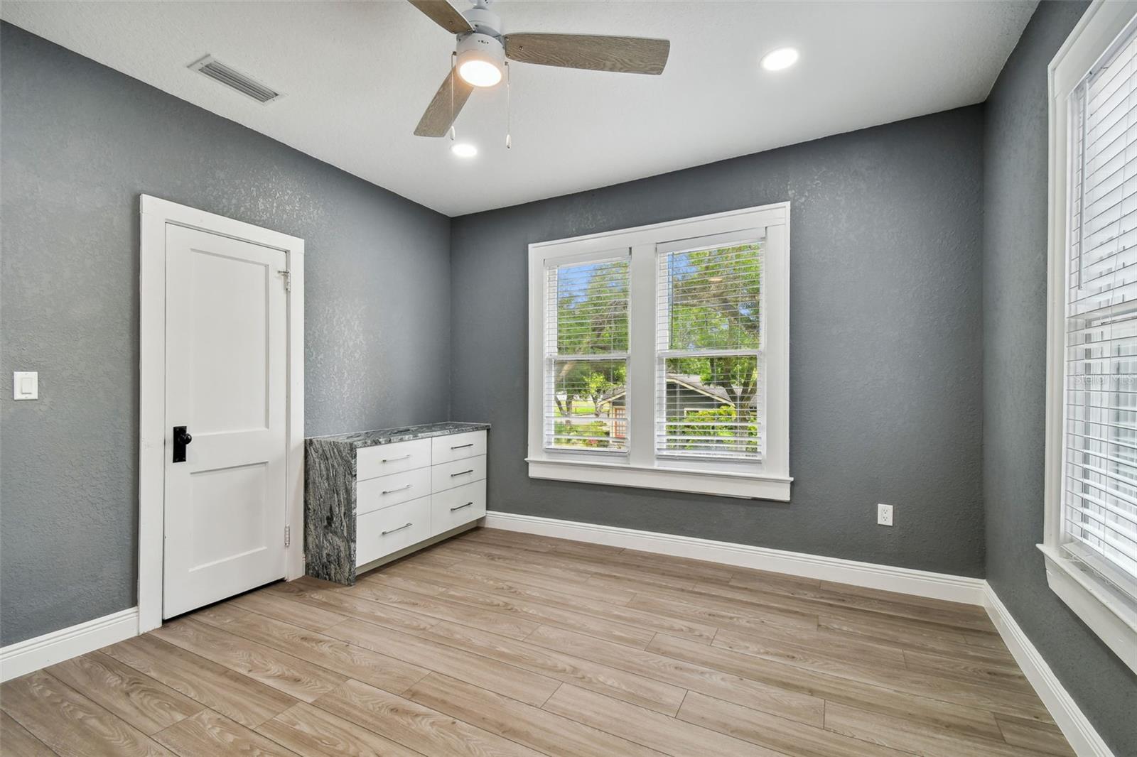 Image 39 of 96 For 6810 Navin Avenue