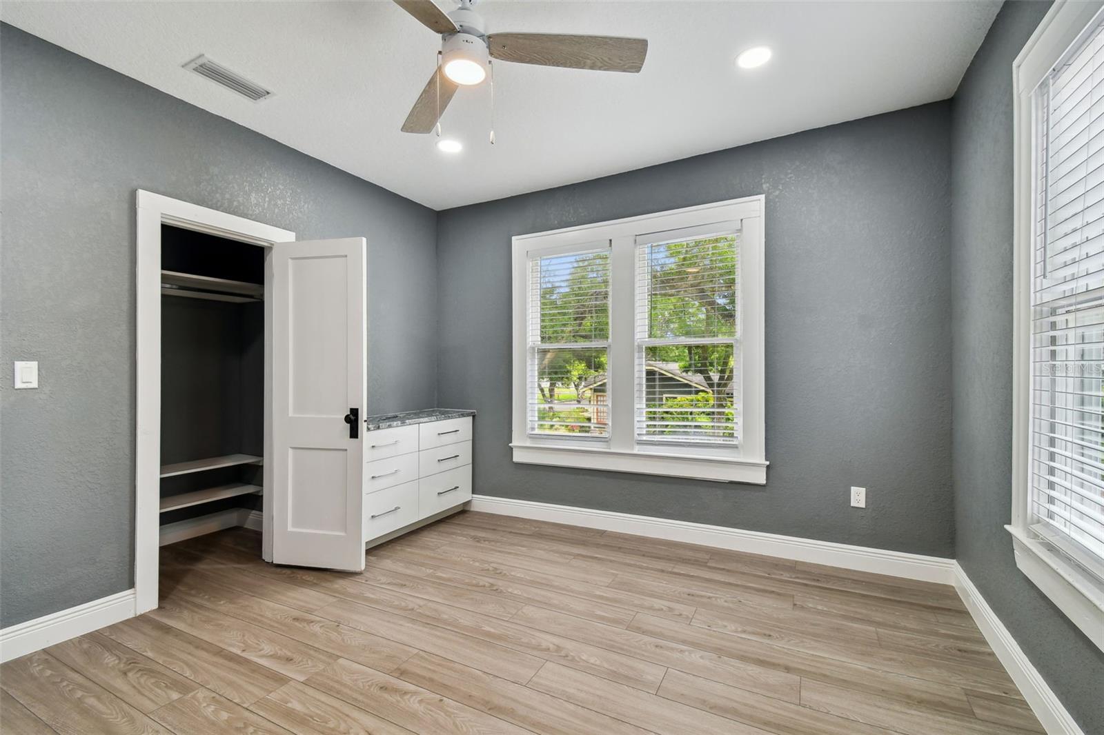 Image 40 of 96 For 6810 Navin Avenue
