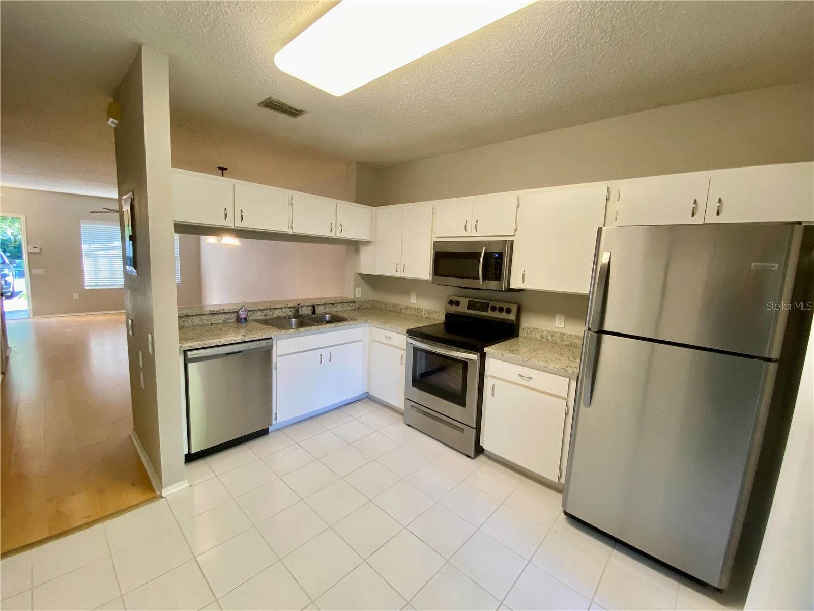 Image 10 of 43 For 12415 Berkeley Square Drive