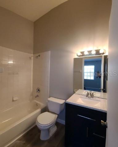Image 19 of 43 For 12415 Berkeley Square Drive