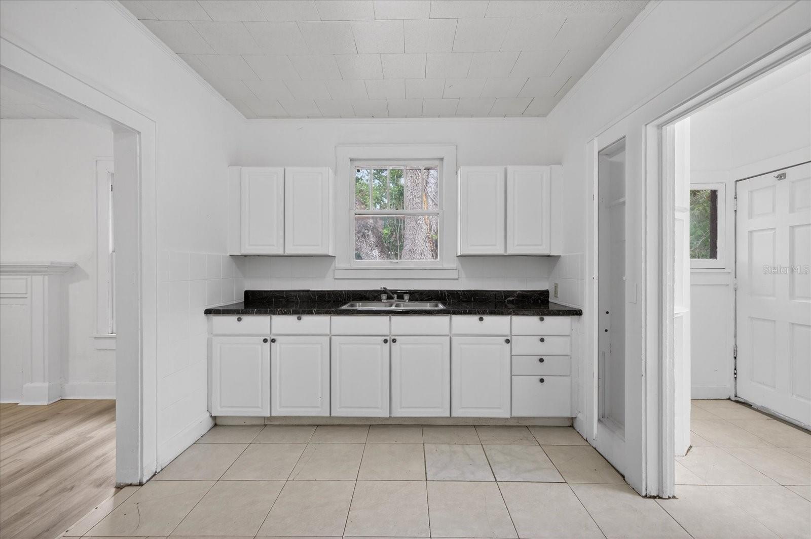 Image 7 of 34 For 2211 22nd Avenue S