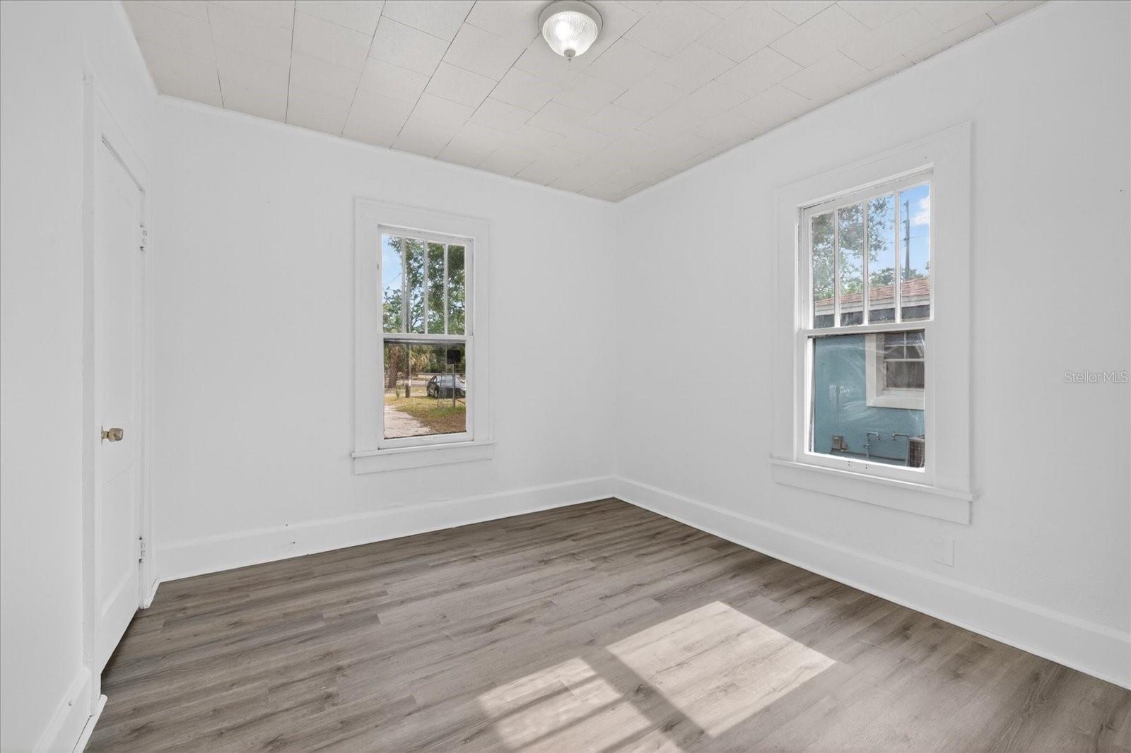 Image 9 of 34 For 2211 22nd Avenue S