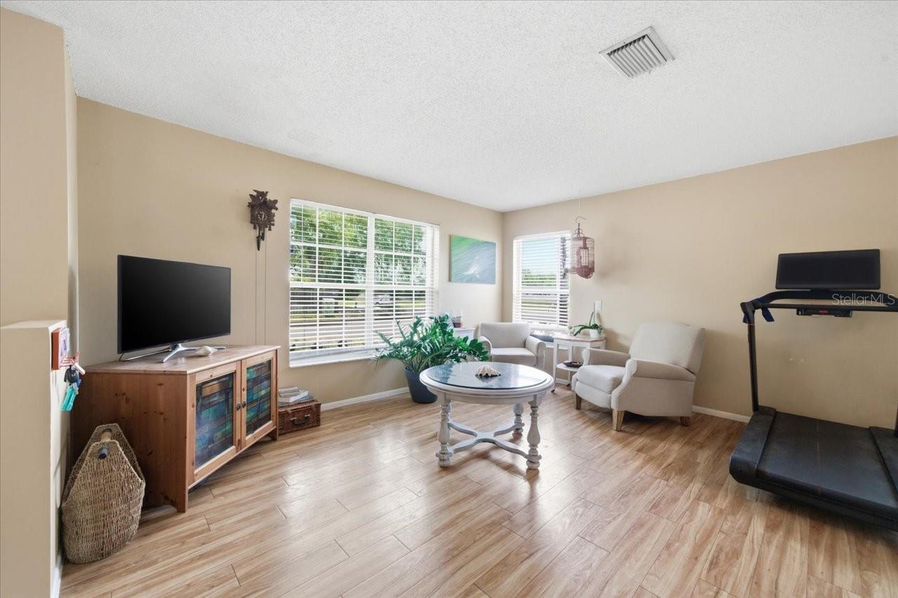Image 10 of 60 For 798 Countryshire Lane