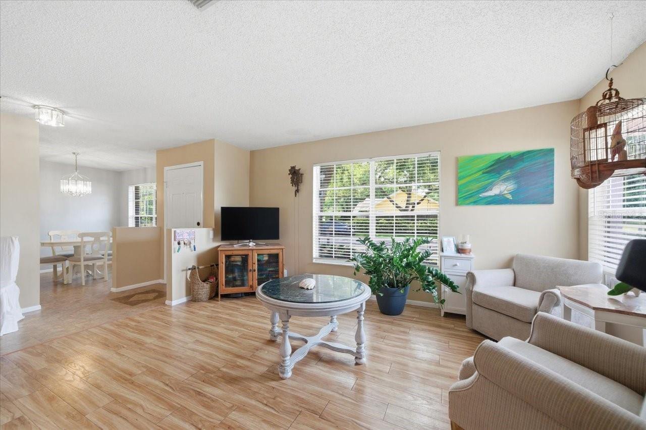 Image 11 of 60 For 798 Countryshire Lane