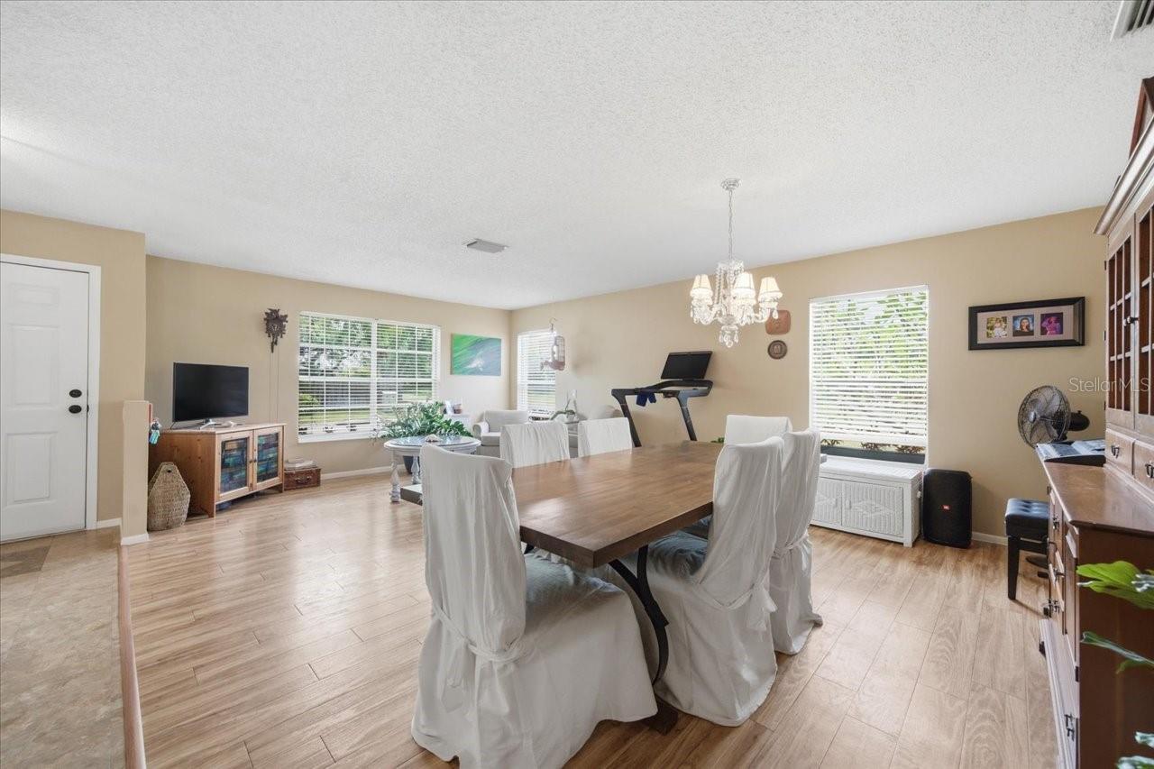 Image 14 of 60 For 798 Countryshire Lane