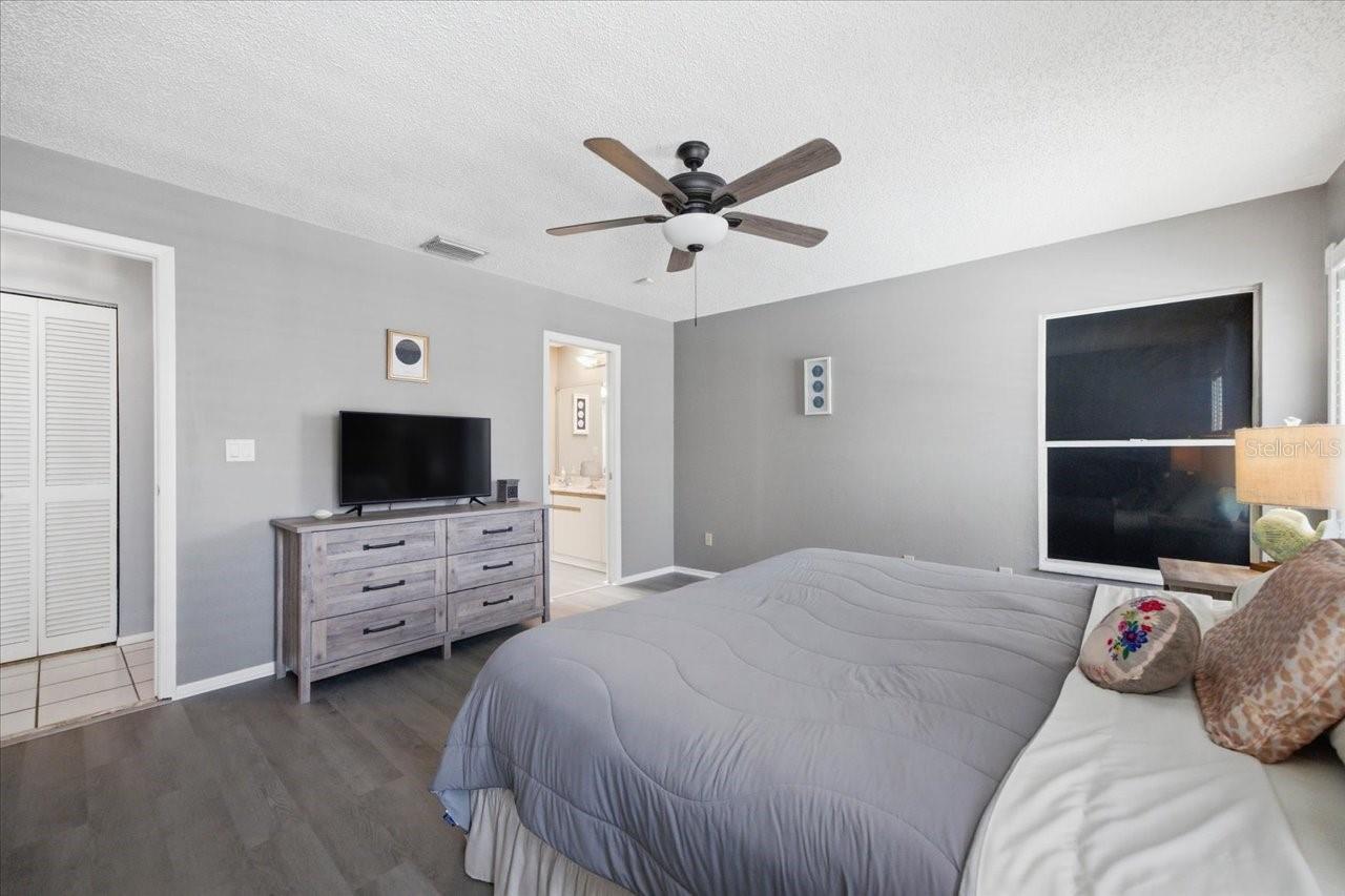 Image 36 of 60 For 798 Countryshire Lane