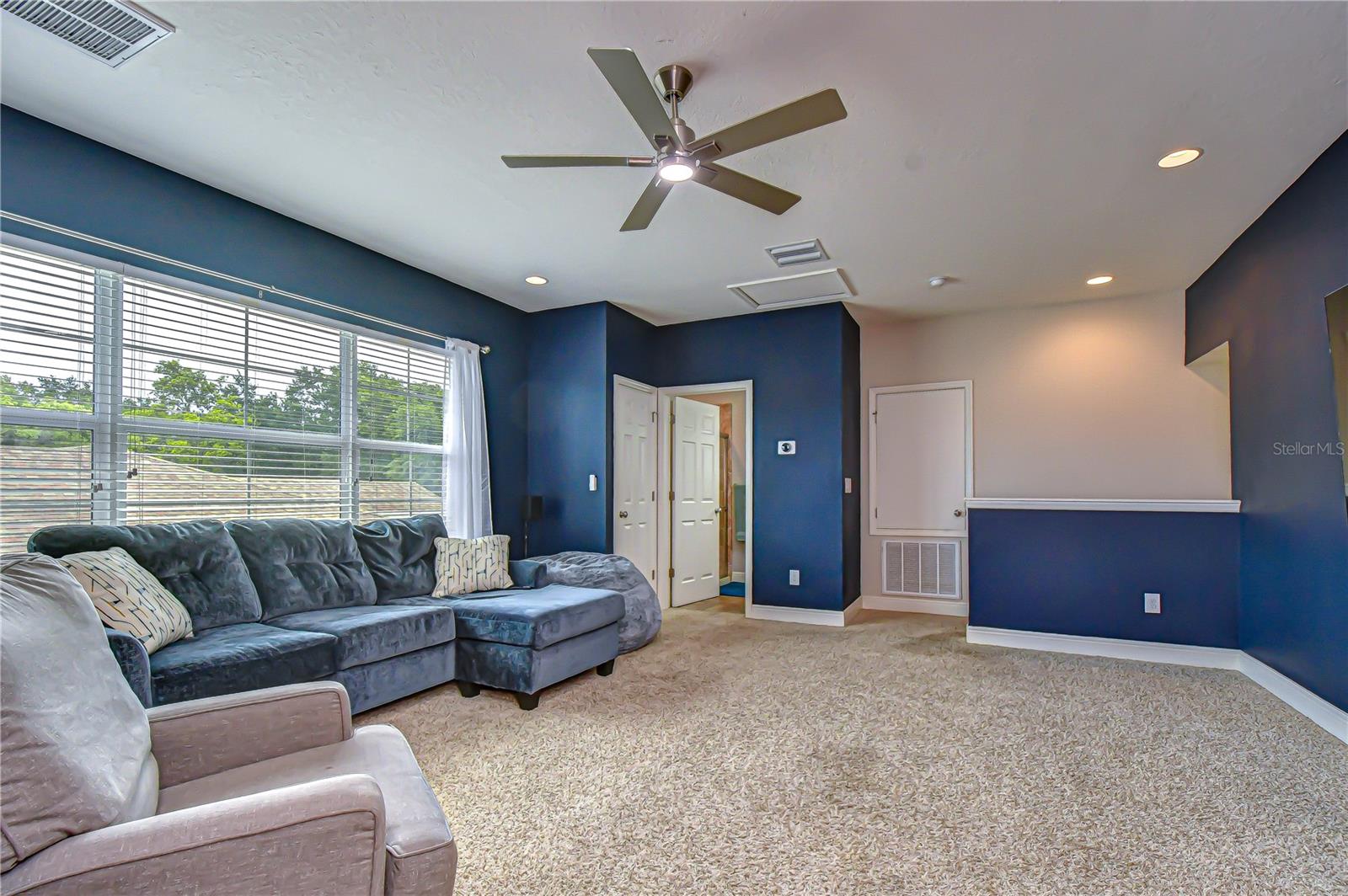 Image 28 of 46 For 5907 Churchside Drive