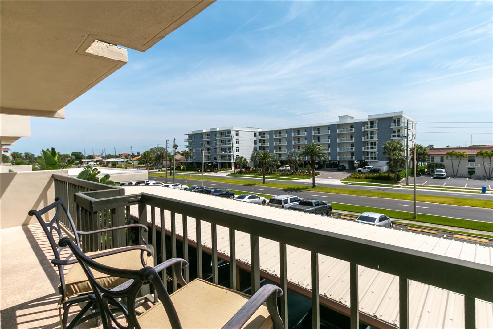 Image 12 of 72 For 400 Island Way 212